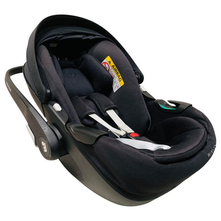 Maxi-Cosi-Pebble-360-Infant-Car-Seat-Essential-Black-4-3