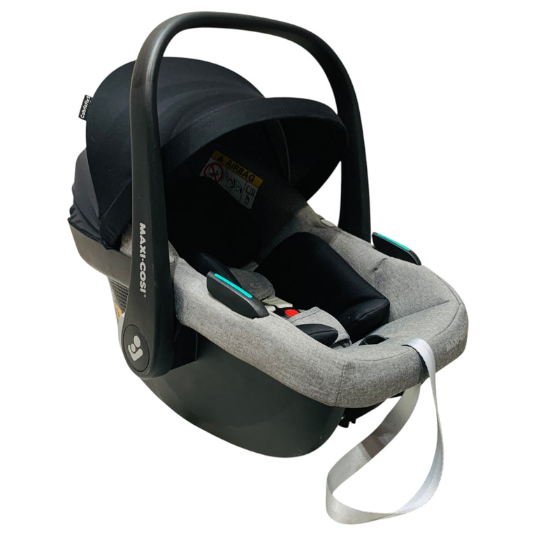 Maxi-Cosi-Pebble-360-Car-Seat-Cream/Black-1-1