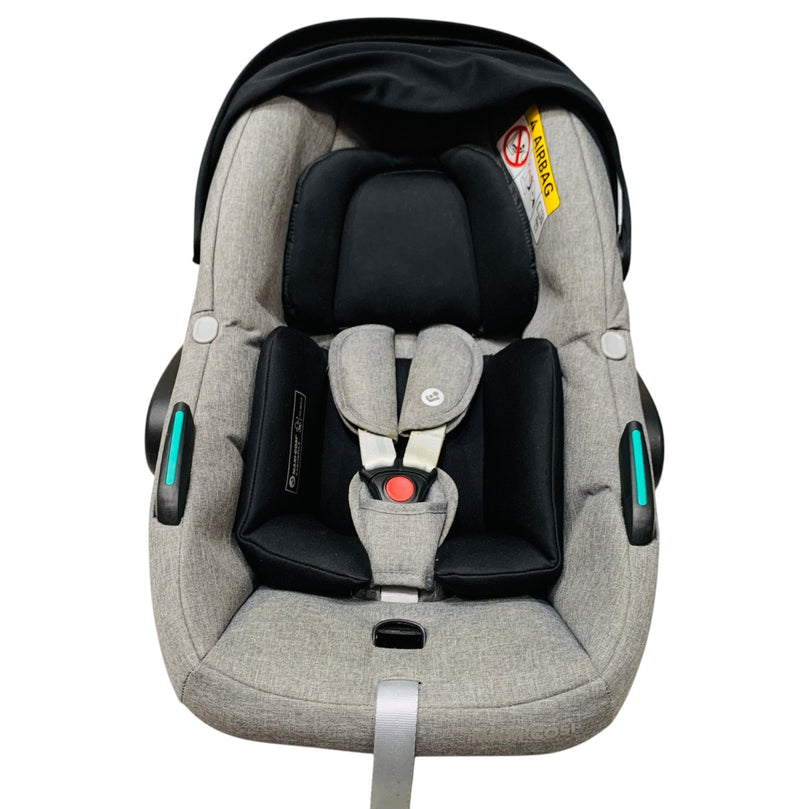 Maxi-Cosi-Pebble-360-Car-Seat-Cream/Black-1-2