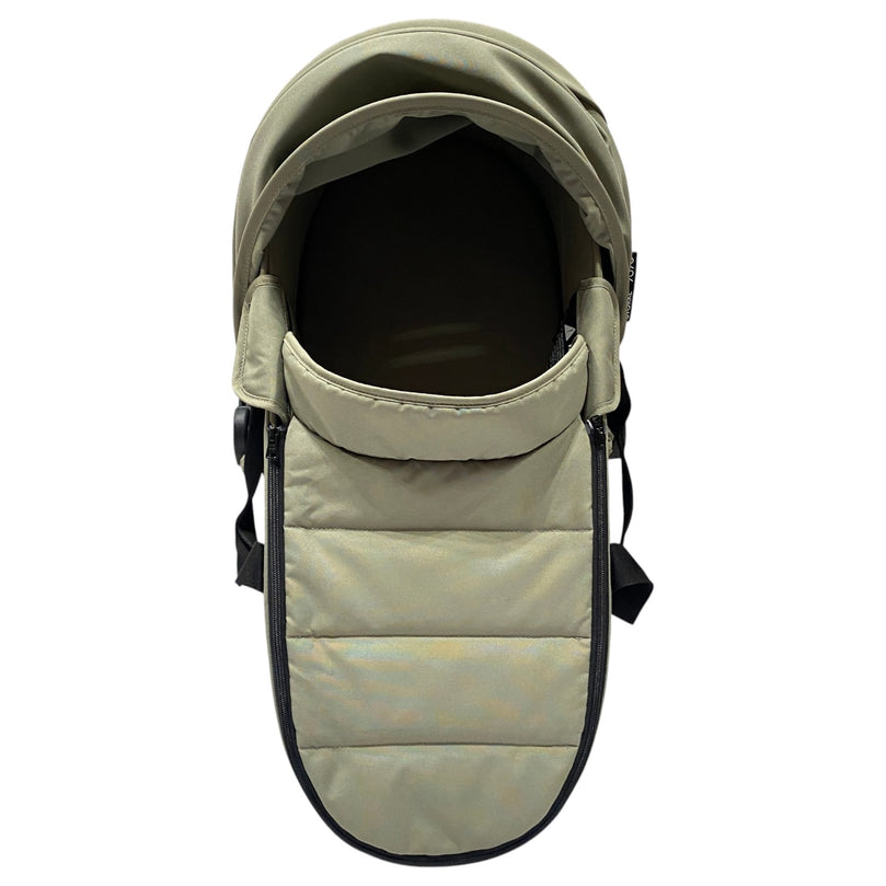 Stokke-Yoyo-Newborn-Shell-Olive-1-3
