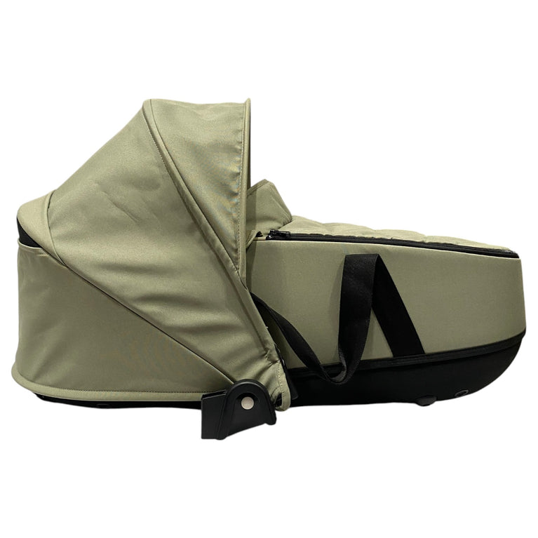Stokke-Yoyo-Newborn-Shell-Olive-1-4