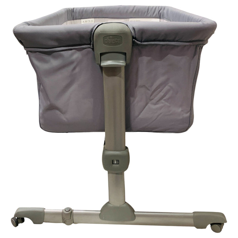 Chicco-Next2Me-Essential-Co-Sleeping-Crib-Grey-1-4