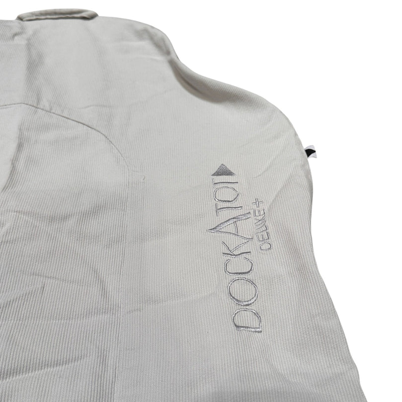 Dockatot-Deluxe+-Spare-Cover-–-Fog-Grey-Chambray-1-4
