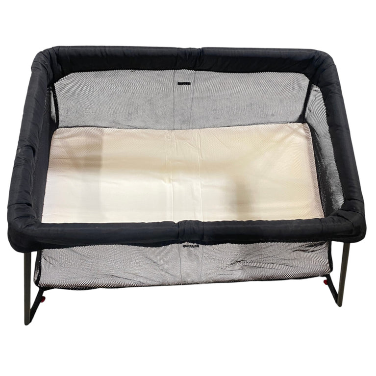 BabyBjorn-Travel-Cot-Black-1-7