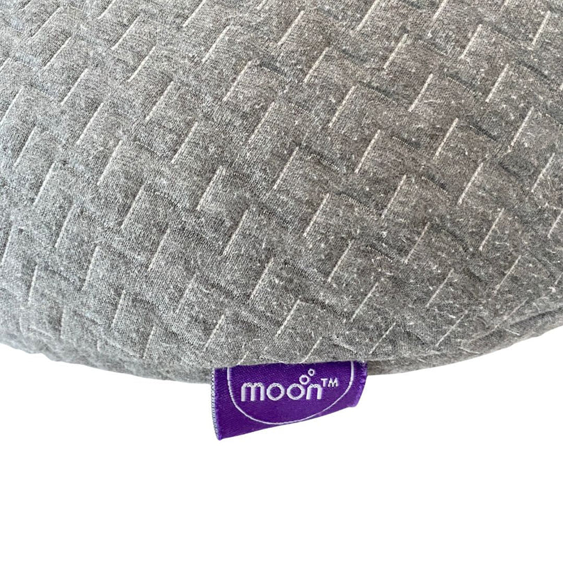 The-Moon-Brand-Bamboo-Moms-Feeding-Pillow-Grey-1-4