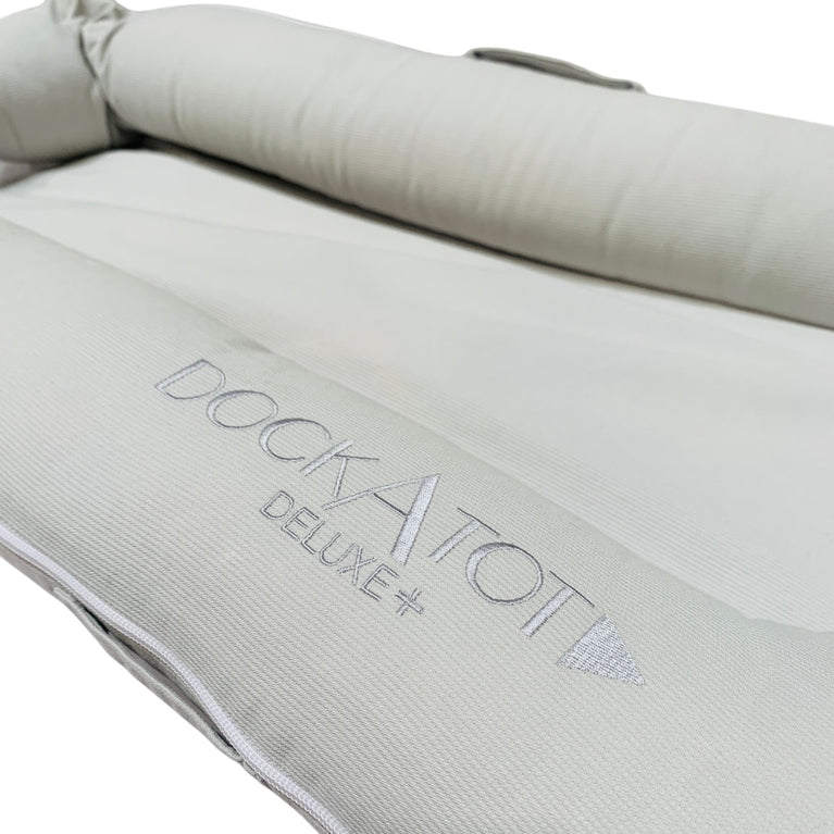 Dockatot-Deluxe+-Pod-Fog-Chambray-3-9
