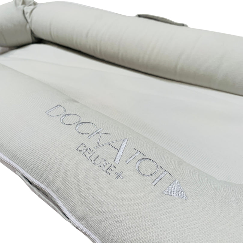 Dockatot-Deluxe+-Pod-Fog-Chambray-3-9