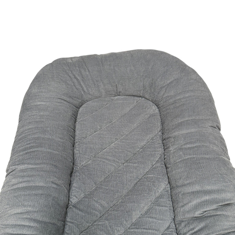 Little-Story-Portable-Lounger-Sleeping-Pod-1-3