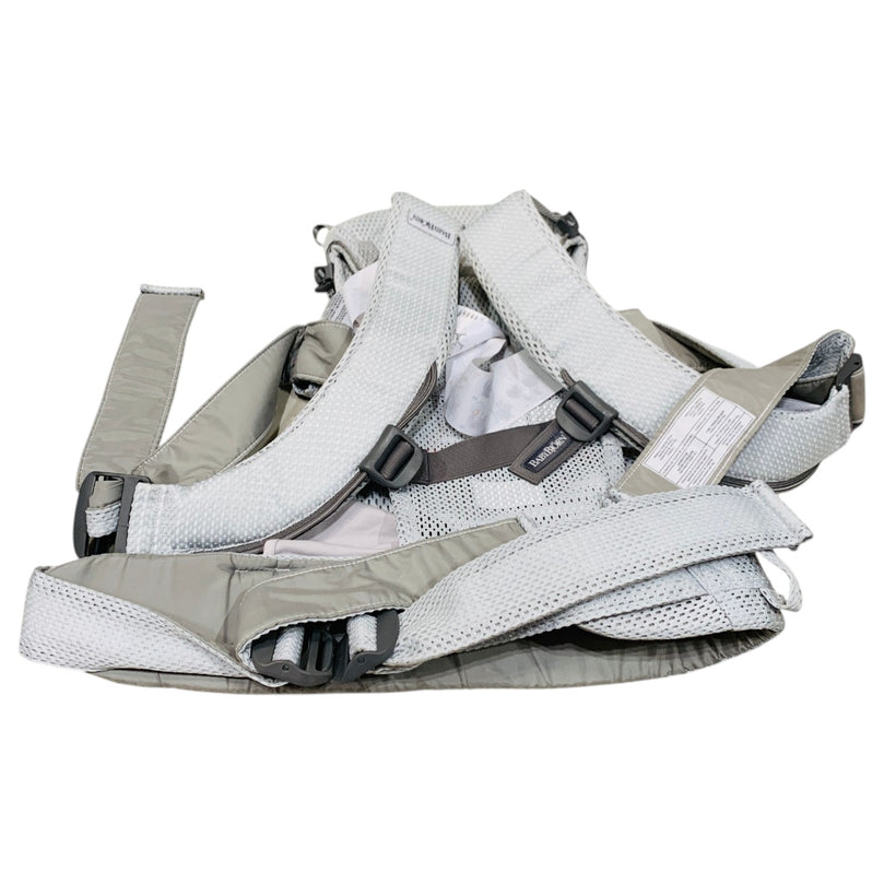 BabyBjörn-Carrier-One-Air-3D-Mesh-Silver-7-4
