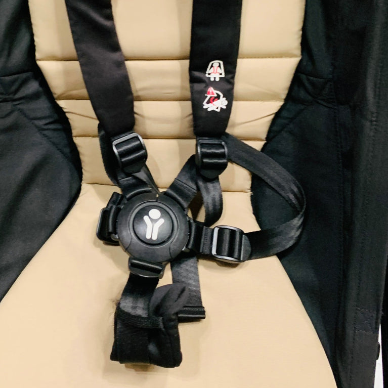 Babyzen-Yoyo+-Complete-Stroller-Set-with-Black-Frame-with-6m+-Cream-2-9