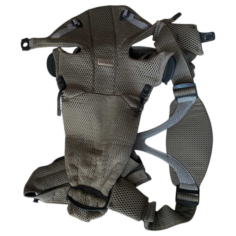 BabyBjörn-Baby-Carrier-Move-Grey-Beige-1-3