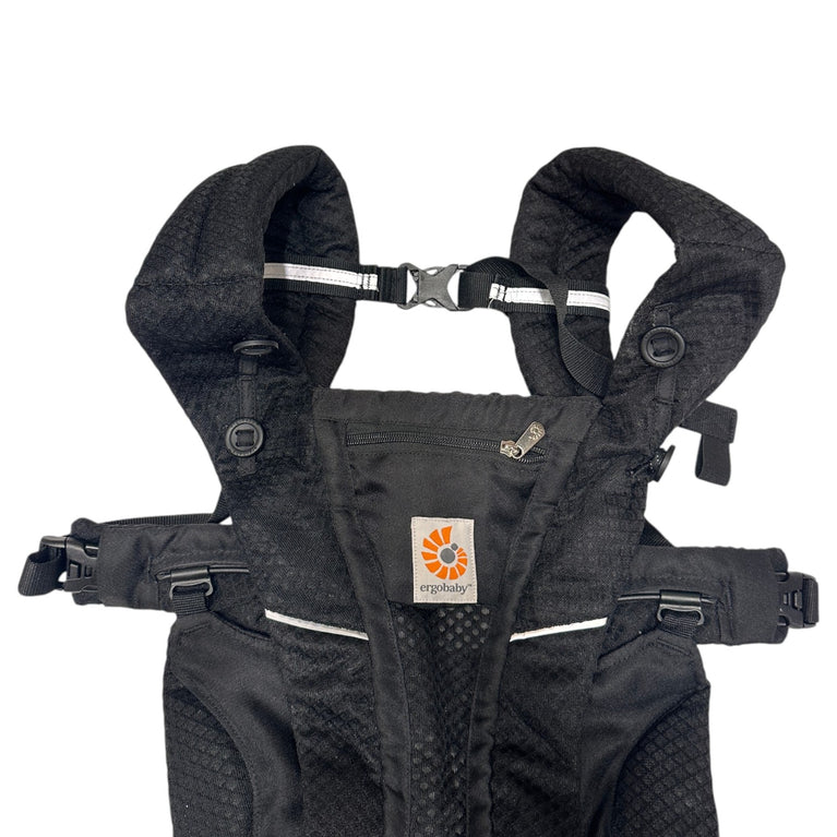 Ergobaby-Omni-Breeze-Baby-Carrier-Onyx-Black-1-3
