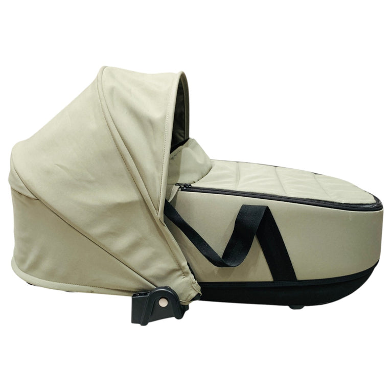Stokke-YOYO-Newborn-Shell-Olive-2-3