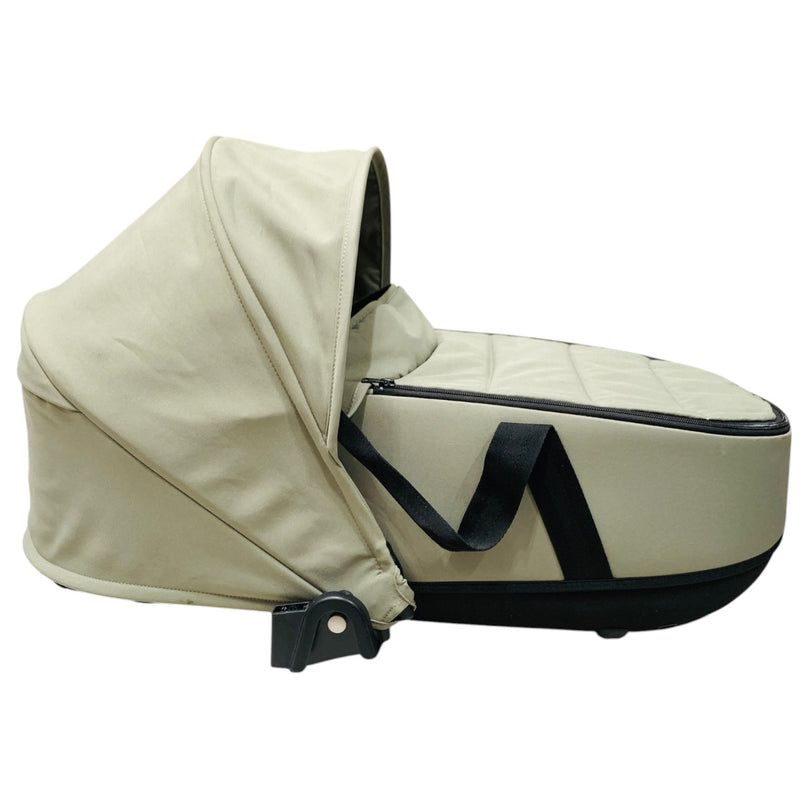 Stokke-YOYO-Newborn-Shell-Olive-2-3