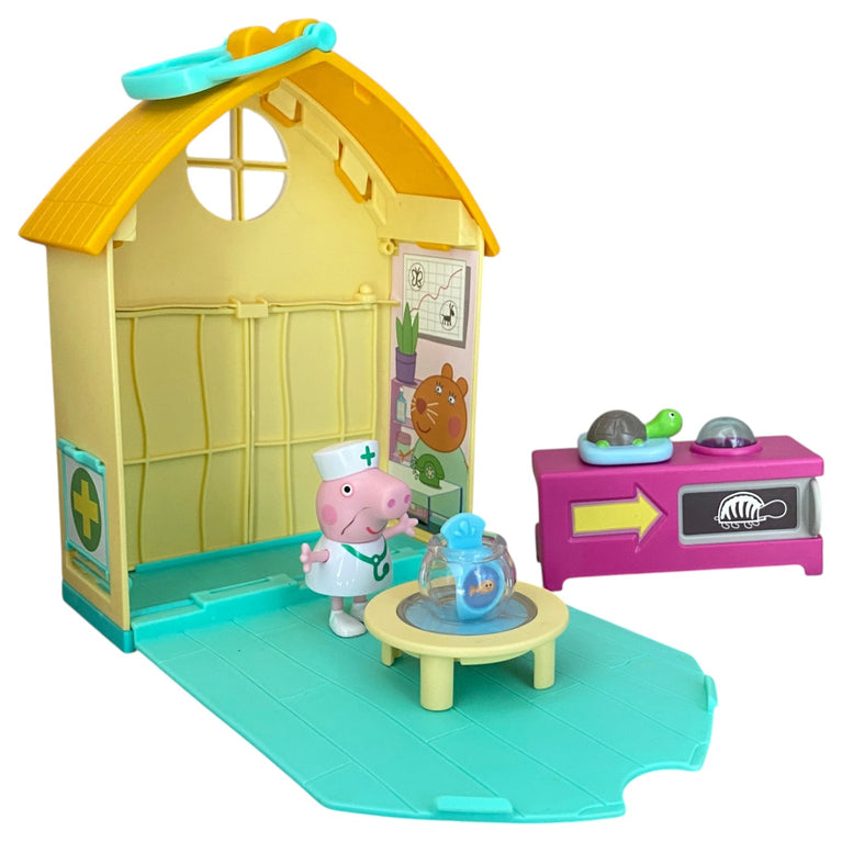 Peppa-Pig-Peppa's-Adventures-Visits-The-Vet-Fun-Playset-1-1