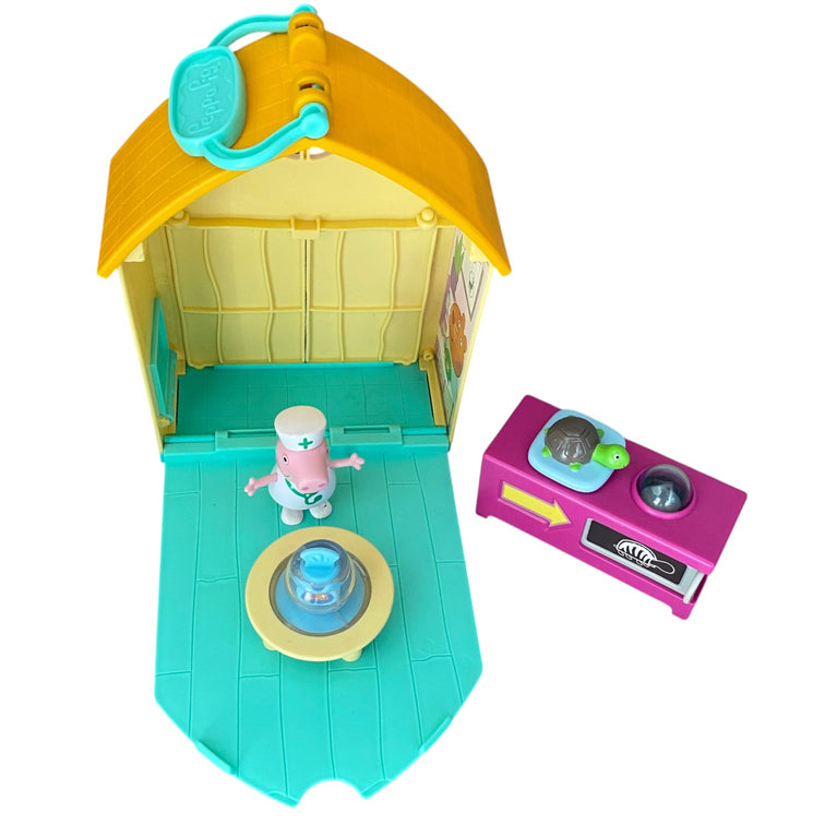 Peppa-Pig-Peppa's-Adventures-Visits-The-Vet-Fun-Playset-1-3
