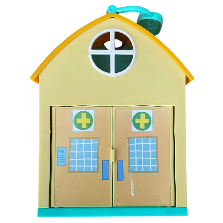 Peppa-Pig-Peppa's-Adventures-Visits-The-Vet-Fun-Playset-1-4