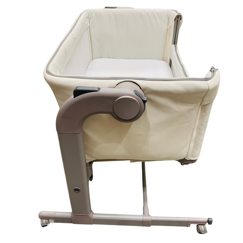 Chicco-Next-2-me-Magic-Co-Sleeping-Crib-White-1-4