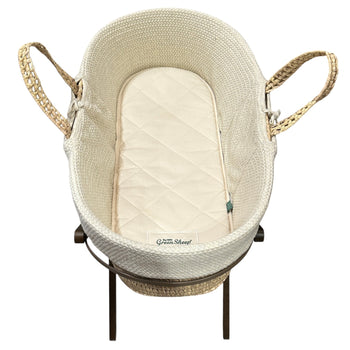 The-Little-Green-Sheep-Knit-Moses-Basket,-Mattress-&-Foldable-Stand-Linen-Organic-Wheat/Walnut-1-2