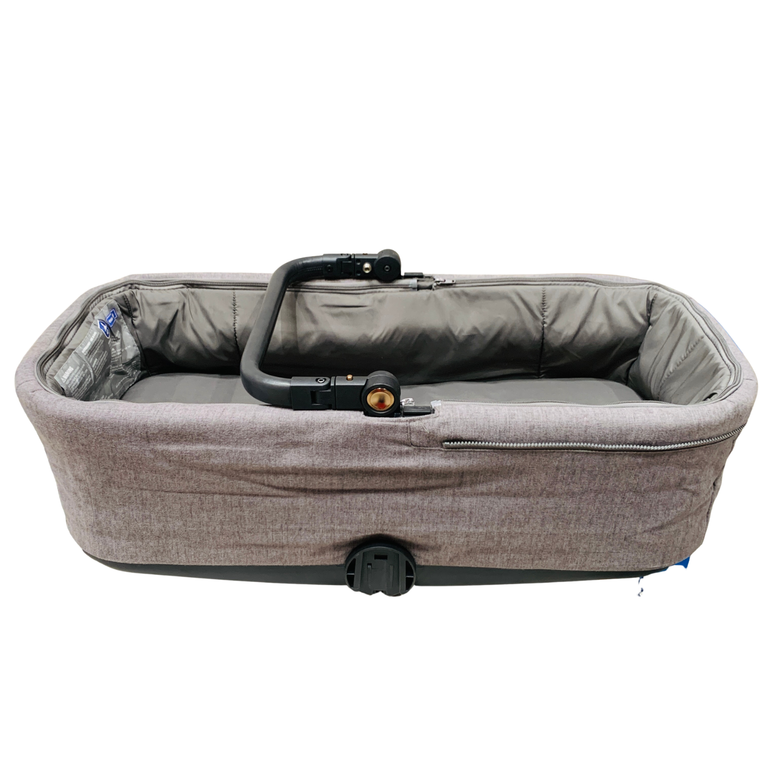Mamas-&-Papas-Strada-Pushchair-with-Carrycot-Grey-1-16