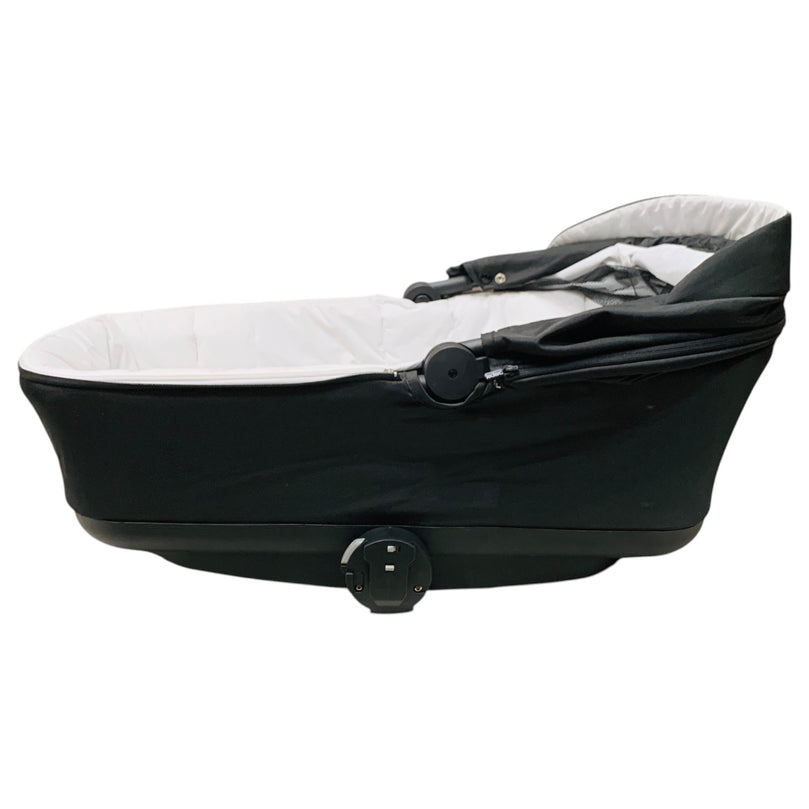 Leclerc-Baby-Bassinet-+-Bassinet-Adapters-for-Stroller-5-4