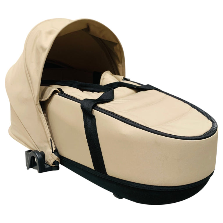 Stokke-YOYO-Newborn-Shell-Taupe-2-1