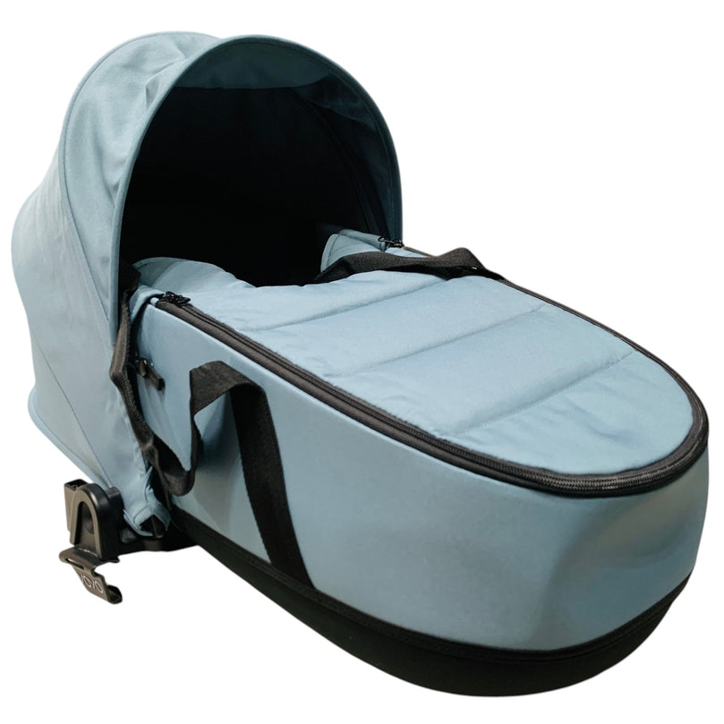 Babyzen-Yoyo-0+-Bassinet-Peppermint-3-1