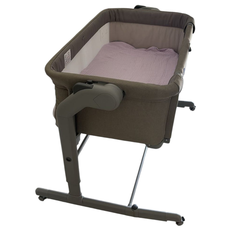 Chicco-Next2Me-Magic-Evo-Co-sleeping-Crib-Desert-Taupe-6-3