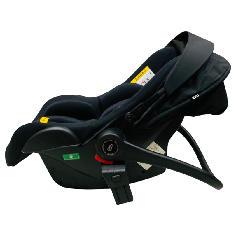 Neobreez-SACRO-i-Size-Infant-Car-Seat-Black-2-3
