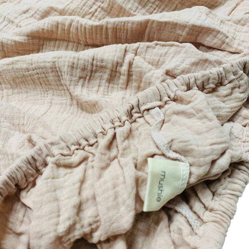 Mushie-Extra-Soft-Muslin-Crib-Sheet-in-Fog-1-3
