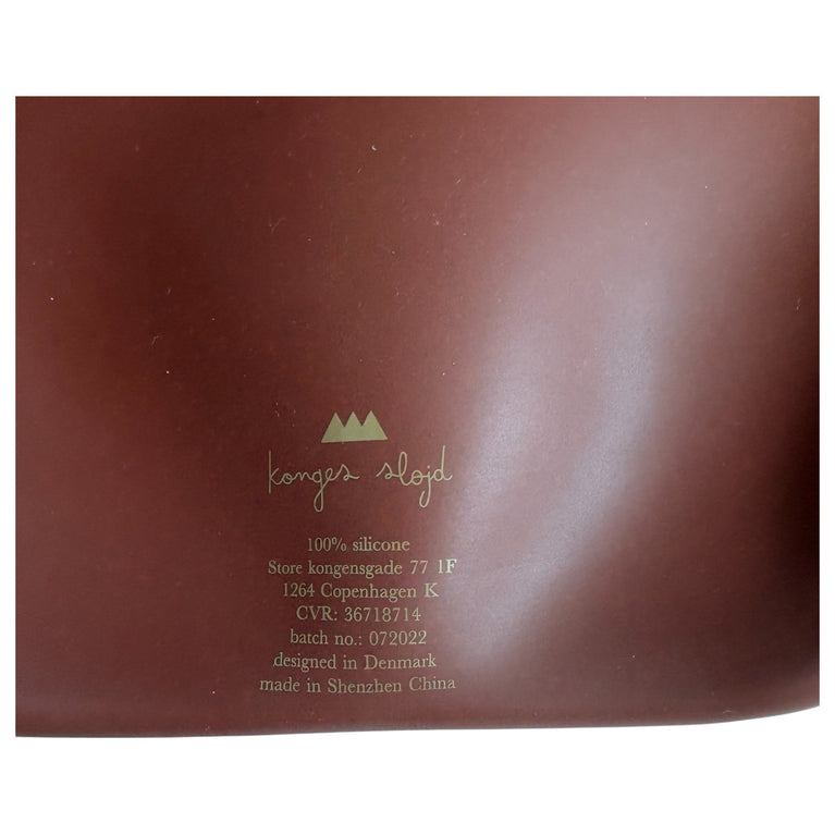 Konges Slojd Silicone Bib - Cherry / Mocha