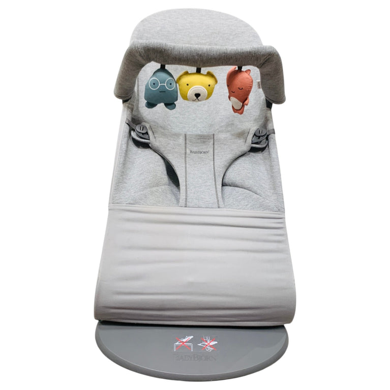 BabyBjörn-Bouncer-Bliss-Light-Grey-3-2
