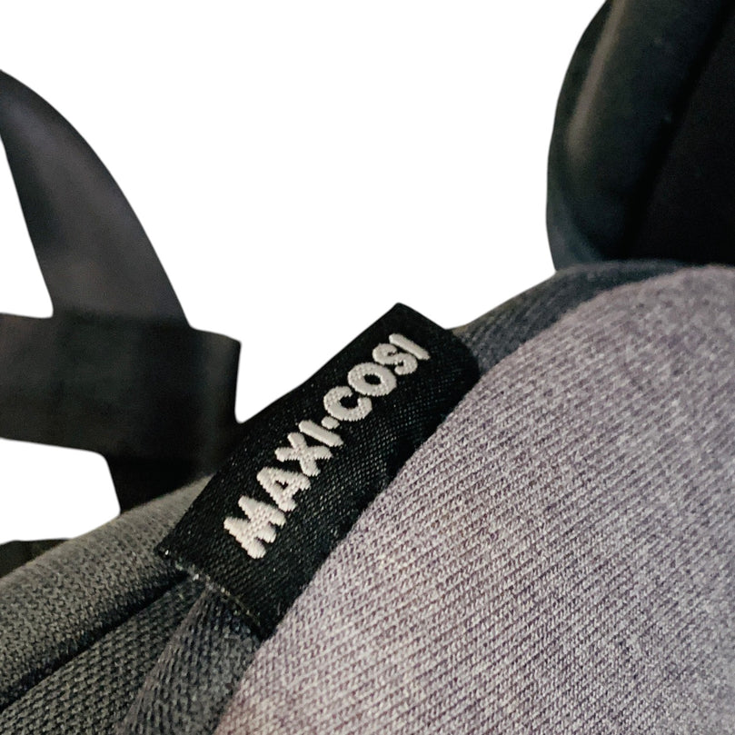 Maxi-Cosi-Titan-Plus-Black-1-7