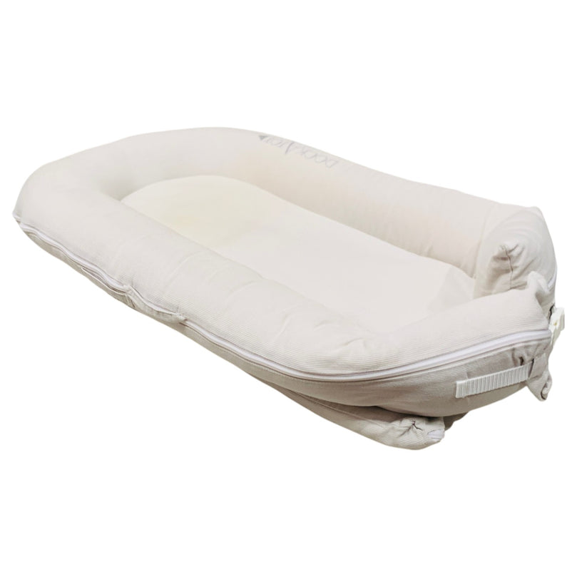 Dockatot-Deluxe+-Pod-Fog-Chambray-4-1