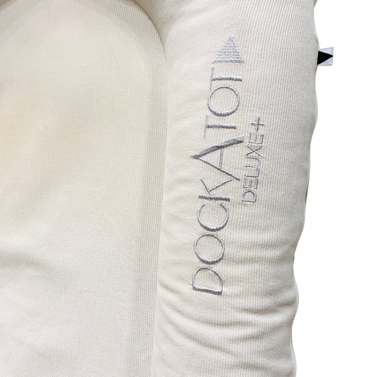 Dockatot-Deluxe+-Pod-Fog-Chambray-4-3