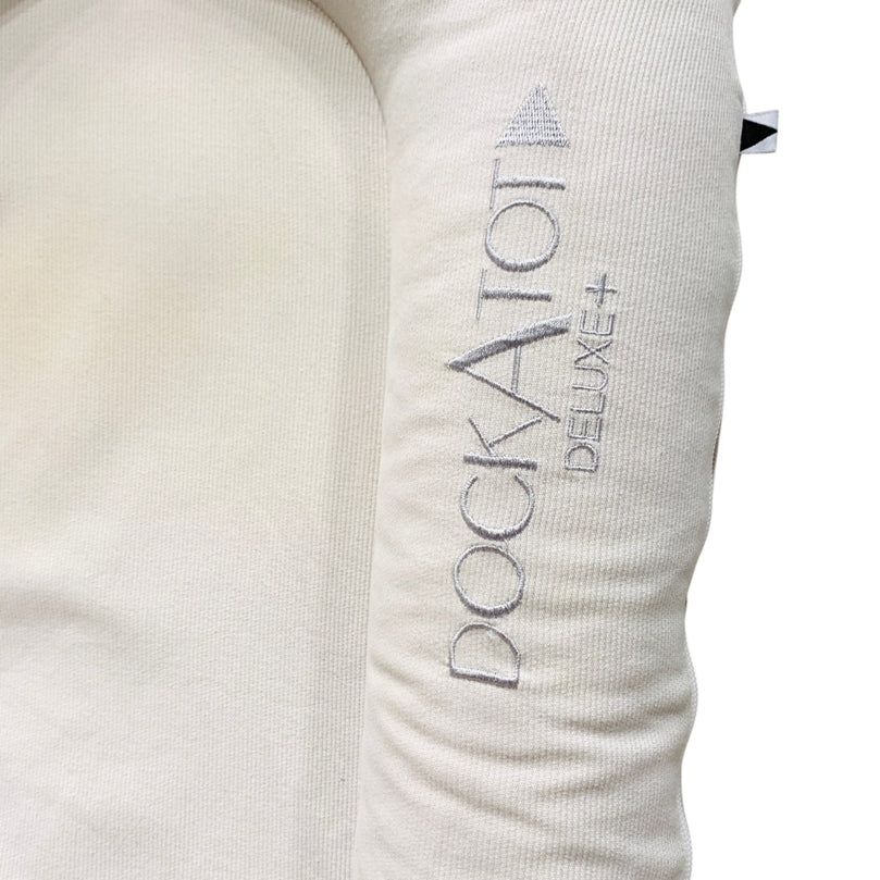 Dockatot-Deluxe+-Pod-Fog-Chambray-4-3
