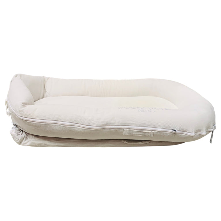 Dockatot-Deluxe+-Pod-Fog-Chambray-4-5