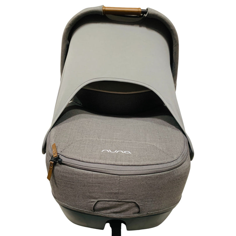 Nuna-Cari-Next-Carrycot-Car-Seat-2-2