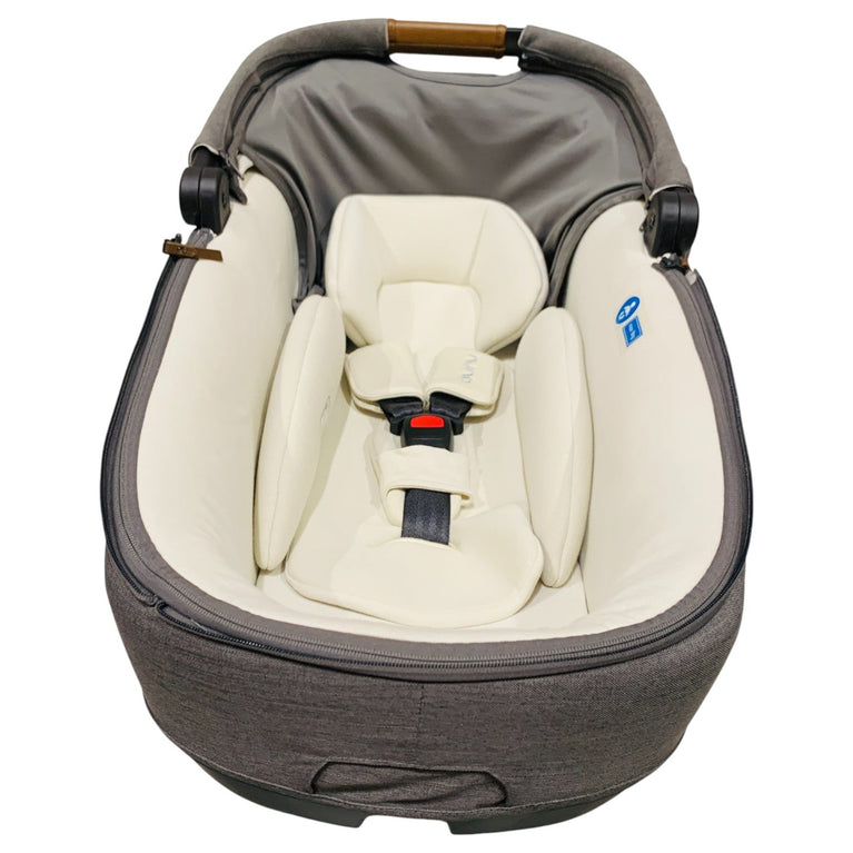 Nuna-Cari-Next-Carrycot-Car-Seat-2-6