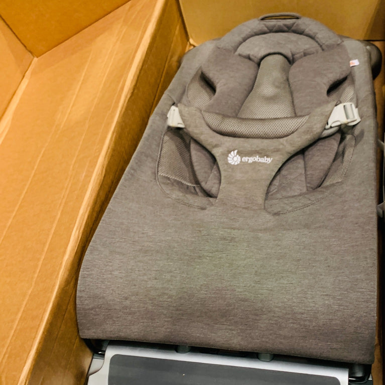 Ergobaby-Evolve-Bouncer-Toy-Bar-Ocean-Wonders-1-5