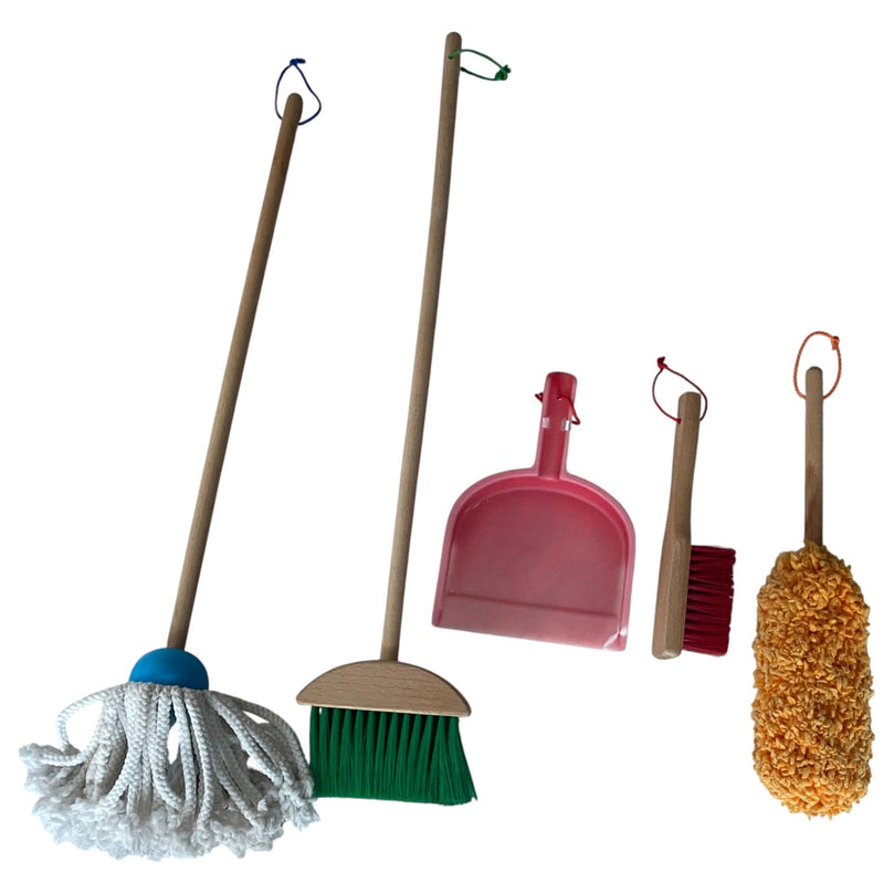 Melissa-&-Doug-Let's-Play-House-–-Dust,-Sweep-&-Mop-Pretend-Cleaning-Play-Set-1-4