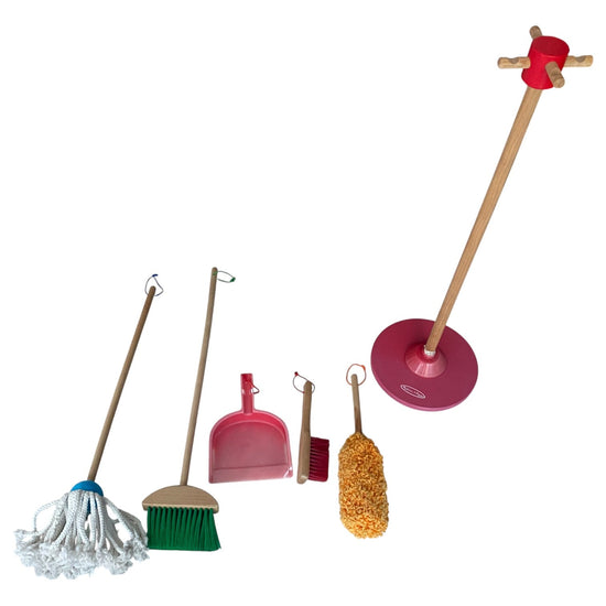 Melissa-&-Doug-Let's-Play-House-–-Dust,-Sweep-&-Mop-Pretend-Cleaning-Play-Set-1-5