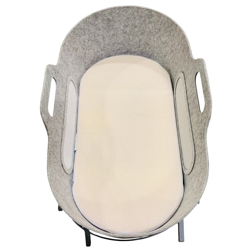 SnuzBaskit-Light-Grey-Moses-Basket-&-Dove-Grey-Stand-Set-2-4