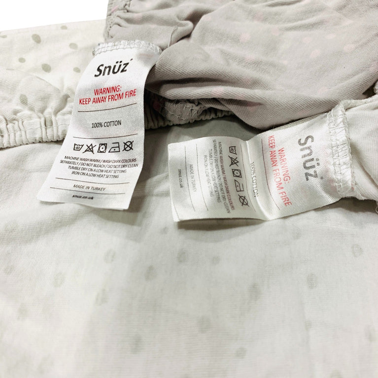 Snuz-Fitted-Sheets-Pack-of-2-White-with-Grey-Dots-/-Grey-with-Pink-Dots-1-3