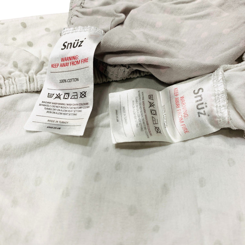 Snuz-Fitted-Sheets-Pack-of-2-White-with-Grey-Dots-/-Grey-with-Pink-Dots-1-3