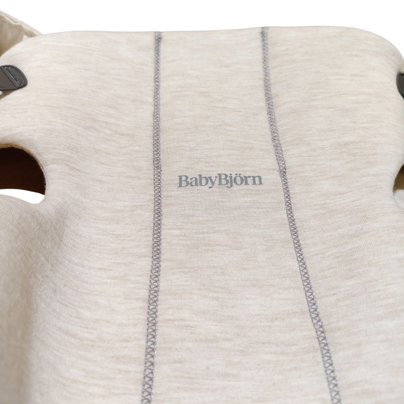 BabyBjörn-Carrier-Mini,-3D-Jersey,-Light-Beige-1-2