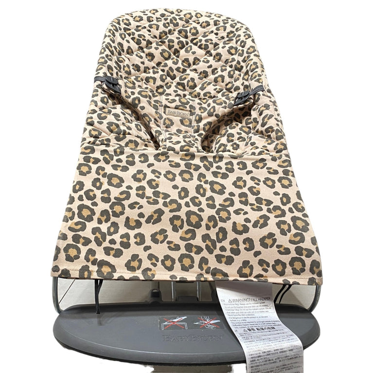 BabyBjörn-Bouncer-Bliss-Leopard-Print-2-2
