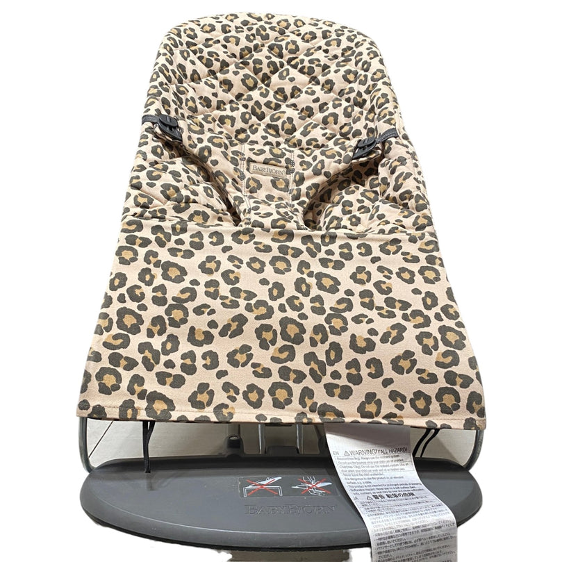 BabyBjörn-Bouncer-Bliss-Leopard-Print-2-2