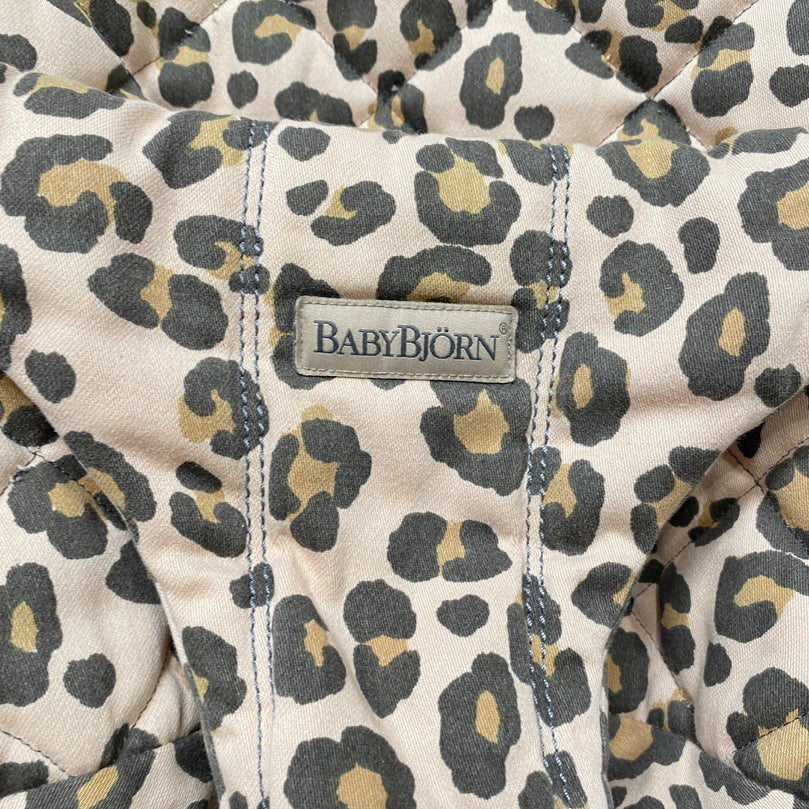 BabyBjörn-Bouncer-Bliss-Leopard-Print-2-4