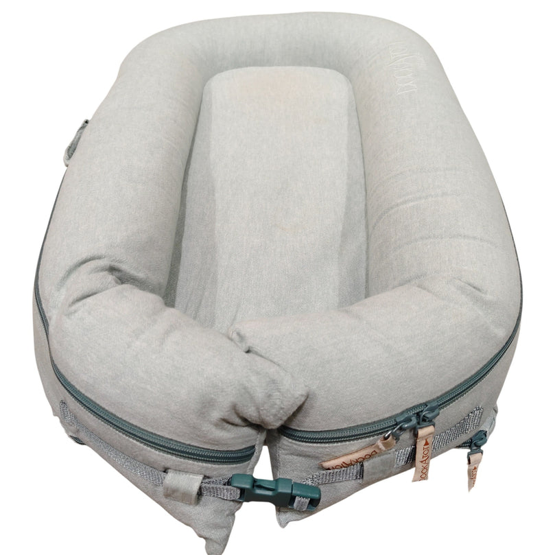 DockATot-Deluxe+-Pod-Marine-Chambray-1-4